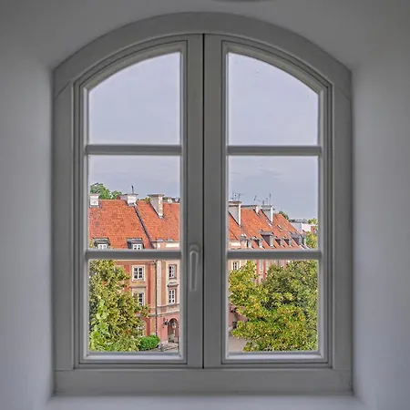 Rynek Nowego Miasta Two-level By Bookinghost Varsóvia