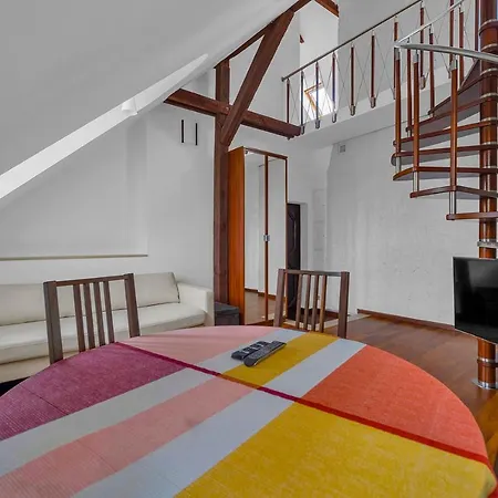 Rynek Nowego Miasta Two-level Apartment Warsaw