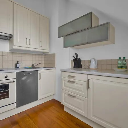 Rynek Nowego Miasta Two-level By Bookinghost *